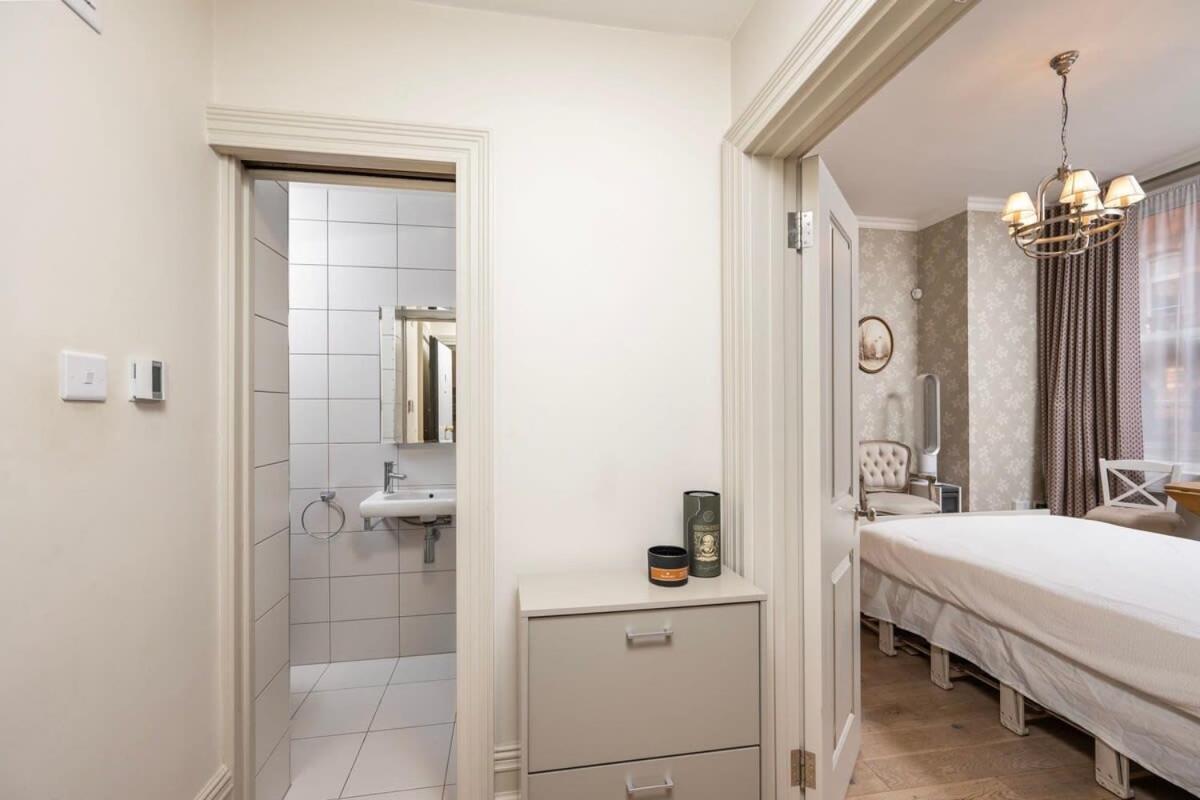 Charming Chelsea Studio Your Cozy Urban Retreat London Exteriör bild