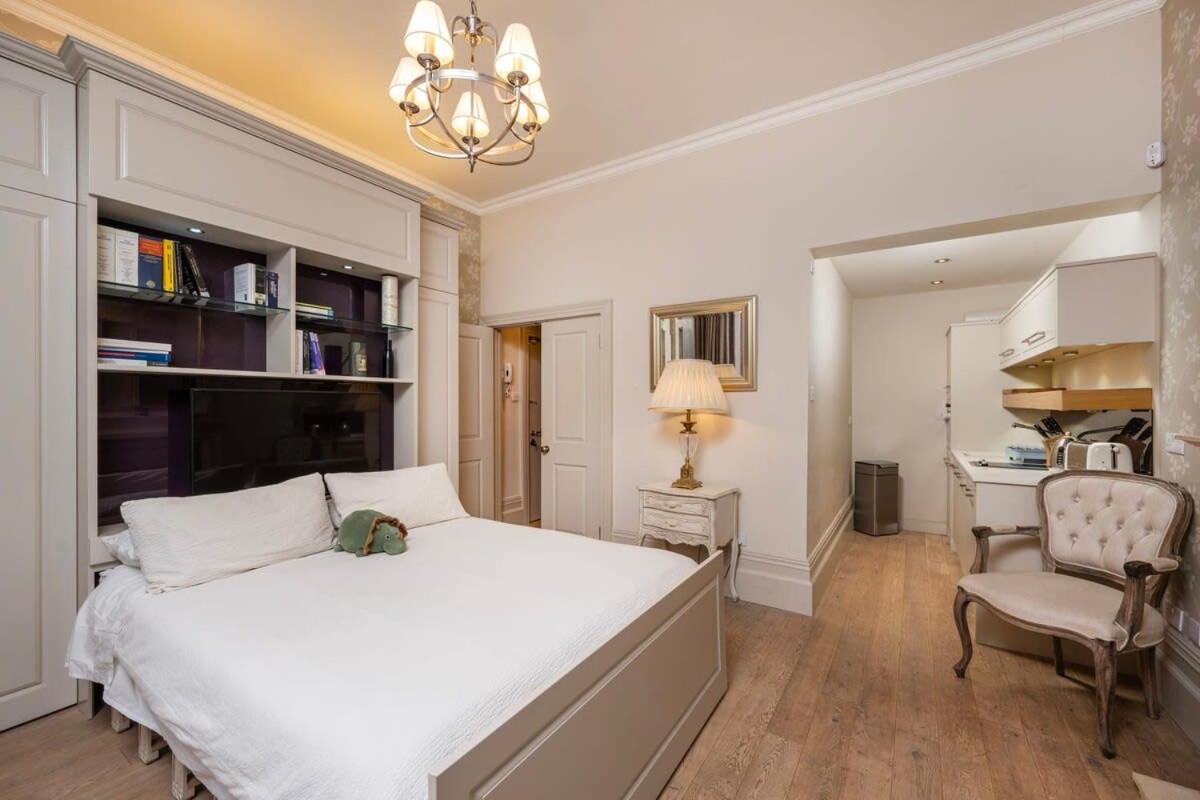 Charming Chelsea Studio Your Cozy Urban Retreat London Exteriör bild
