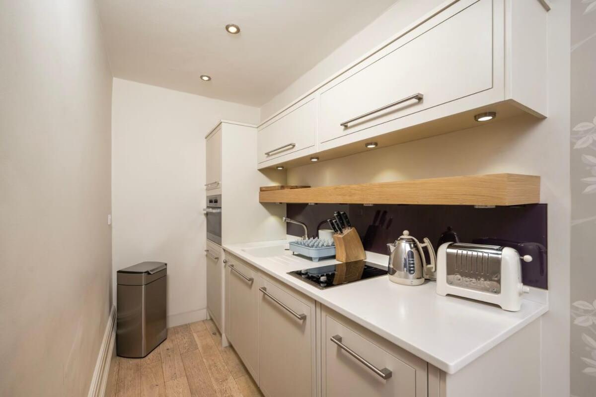 Charming Chelsea Studio Your Cozy Urban Retreat London Exteriör bild
